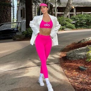 Alo Yoga Neon Pink Set